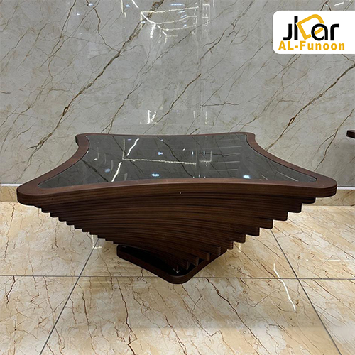 طاولة وسطية كبيرة