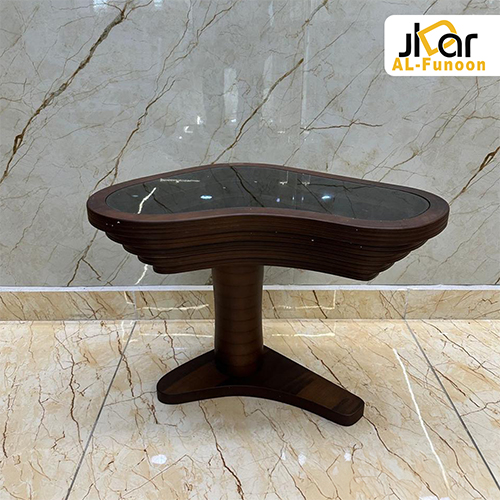 طاولة وسطية صغيرة