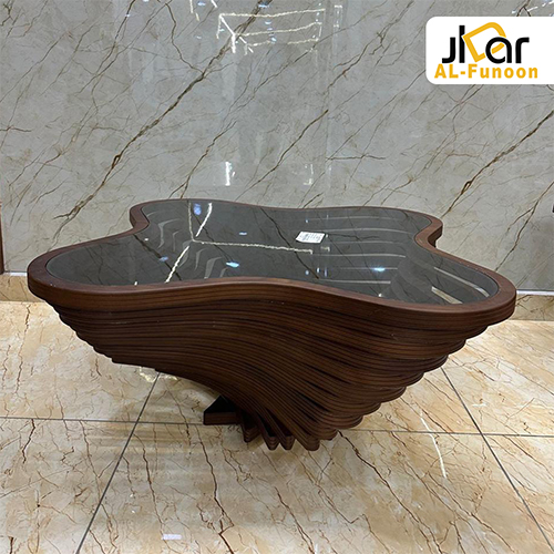 طاولة وسطية كبيرة