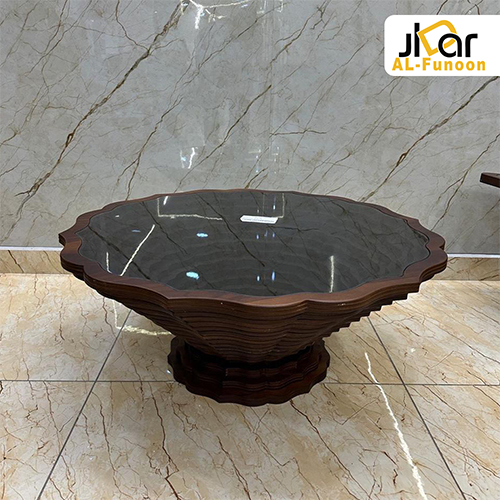 طاولة وسطية كبيرة